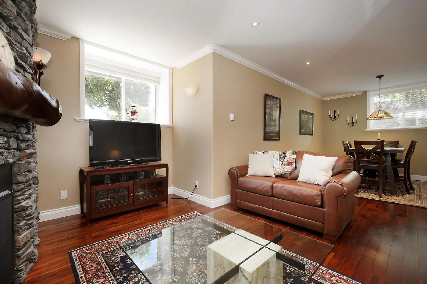 Upscale Character Home With Luxurious Amenities Victoria Kanada