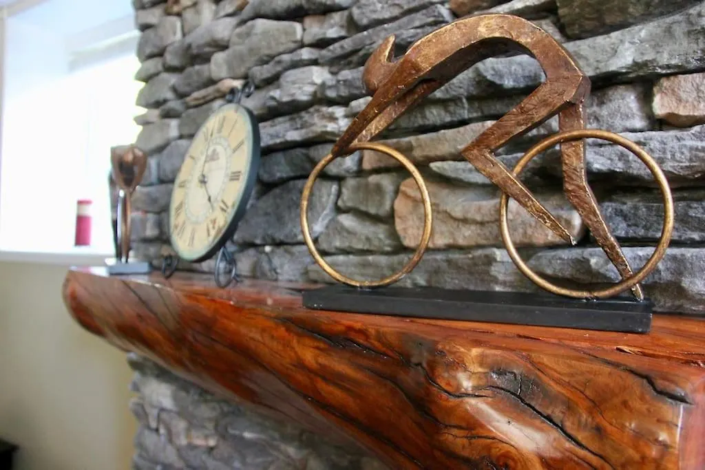 Upscale Character Home With Luxurious Amenities Victoria Semesterbostad