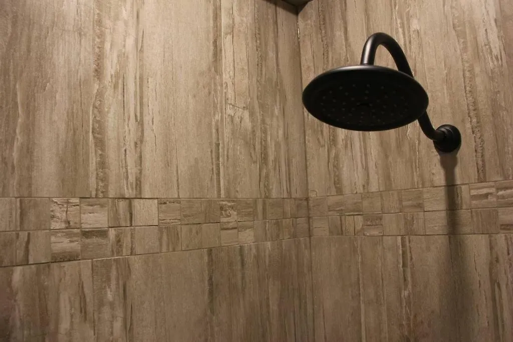Upscale Character Home With Luxurious Amenities Victoria Semesterbostad