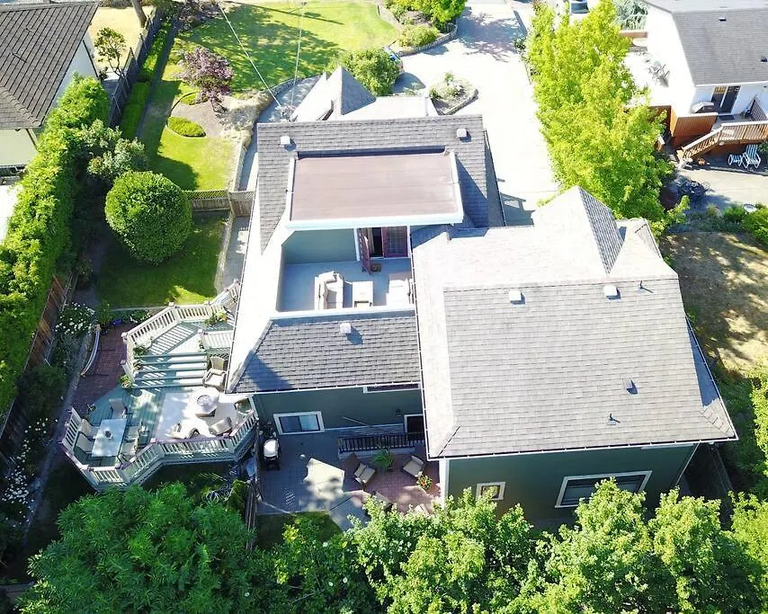Upscale Character Home With Luxurious Amenities Victoria Kanada